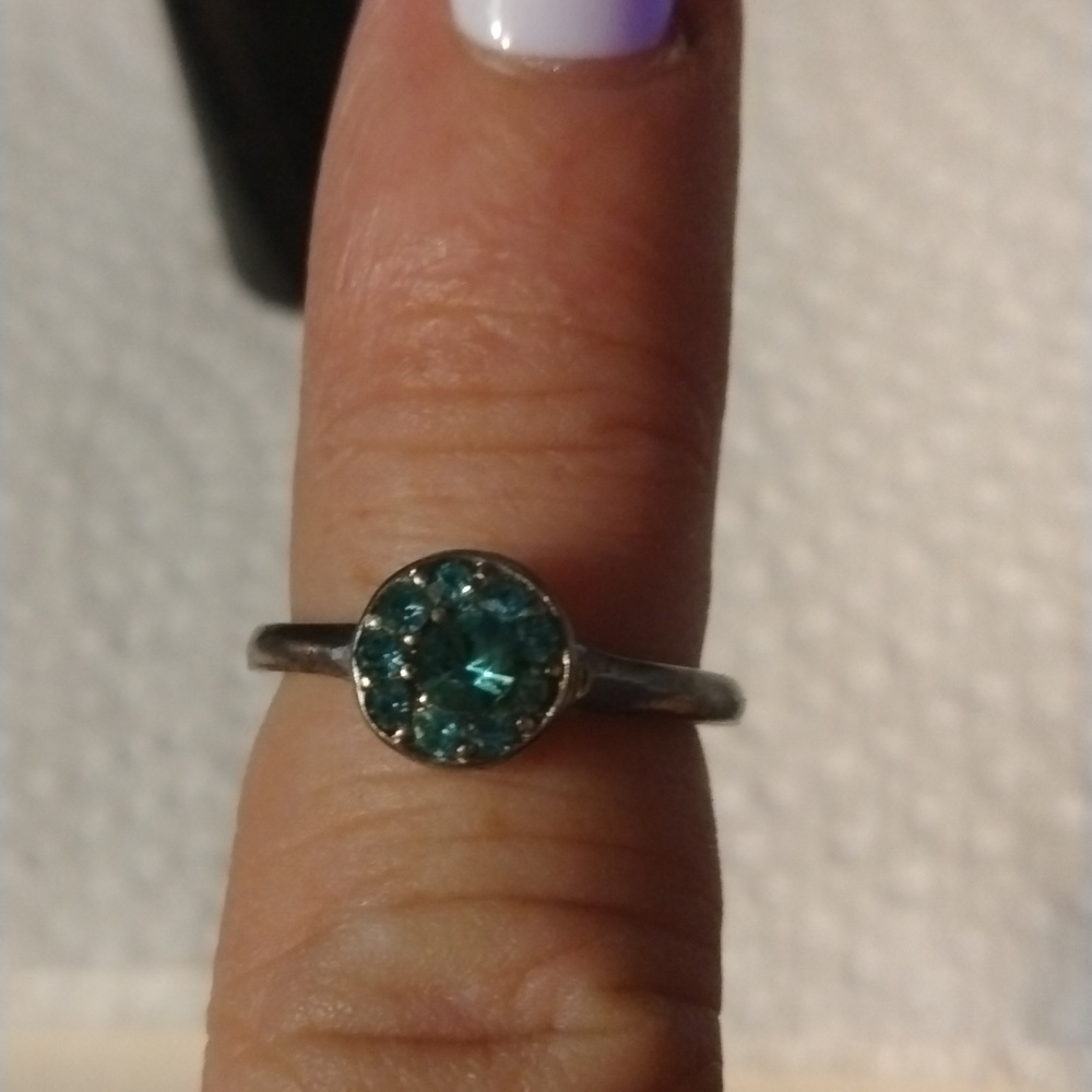 Vintage little girls ring silver tone with blue/green stones (sku 1074) - Picture 4 of 5